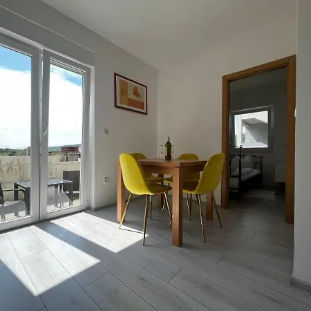 Apartments Petrusic Supetarska Draga Exterior photo