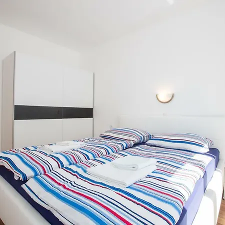 Apartments Petrusic Supetarska Draga Room photo