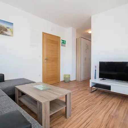 Apartments Petrusic Supetarska Draga Exterior photo