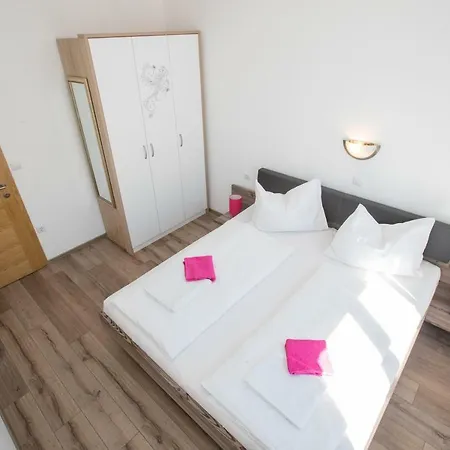 Apartments Petrusic Supetarska Draga Exterior photo