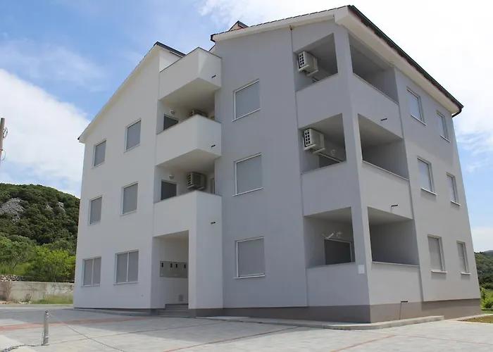 Apartments Petrusic